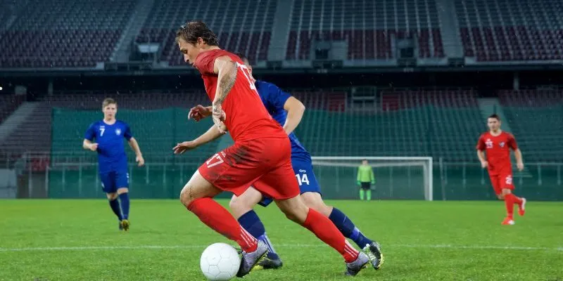 Hàng tiền vệ có vai trò đặc biệt 